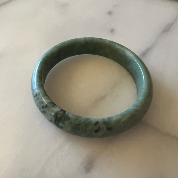 Genuine Jade bangle - Picture 12 of 14
